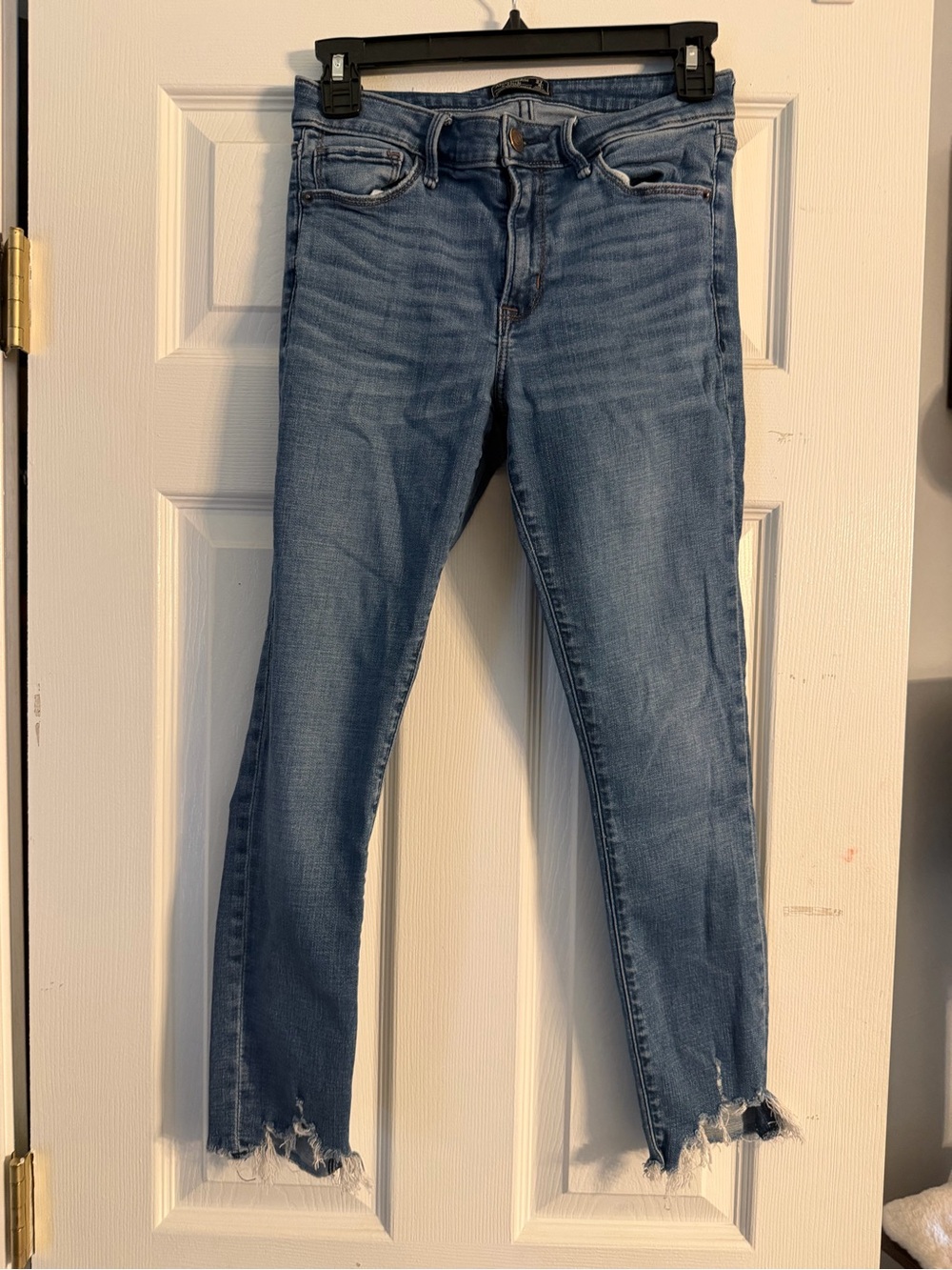 Abercrombie & Fitch Medium Blue Ankle Frayed Skinny Jeans